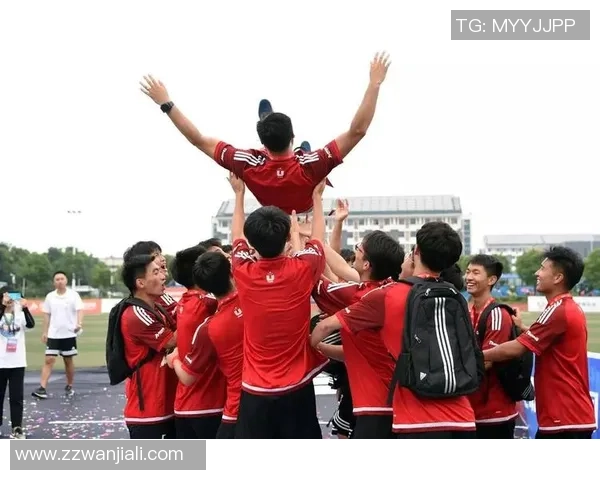 《从草根到巨星足球生涯挑战:打造你的传奇足球王朝》